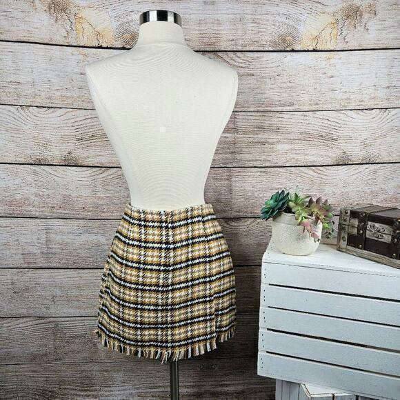 Hyfve Women's Black Plaid Frayed Hem Mini Skirt Size Small - Picture 5 of 5